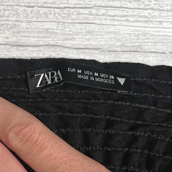 Black Zara Cropped Halter Black Linen Top - Picture 4 of 4